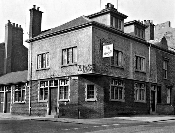 Alma Tavern Howard St