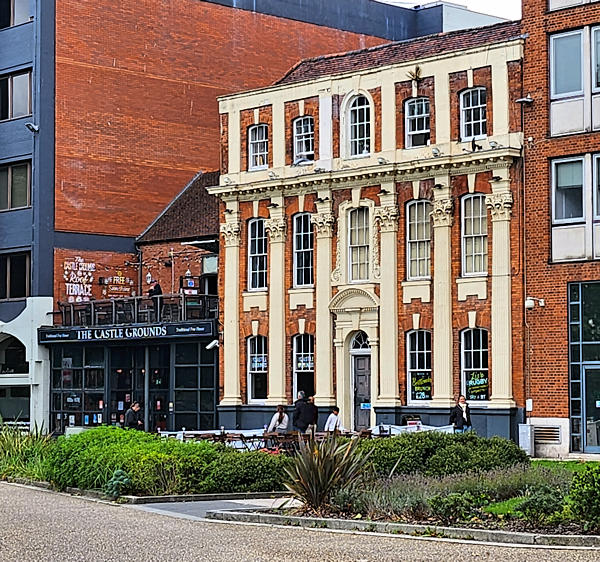 Castle Grounds Little Park St