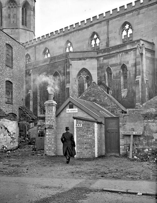 Grapes Warwick Lane after the blitz