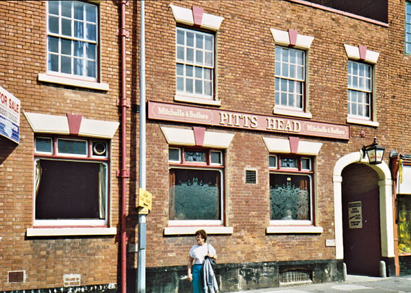 Pitts Head Far Gosford St Colour